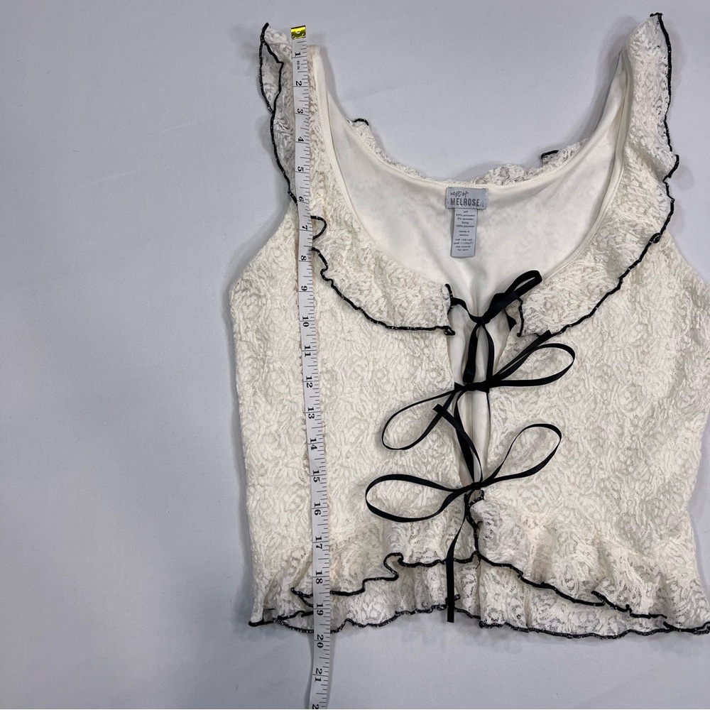 Elegant Cream Lace Crop Top with Black Trim - Picture 4 of 5